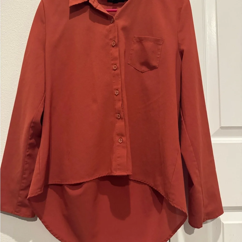 Rust Button Front Blouse Hi-Low Hem Long Sleeve Size L